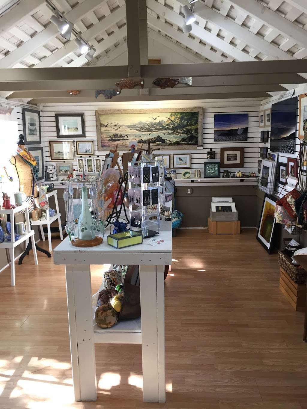 Red Door Gallery LLC | 1943 U.S. 9, Cape May Court House, NJ 08210 | Phone: (609) 624-1200