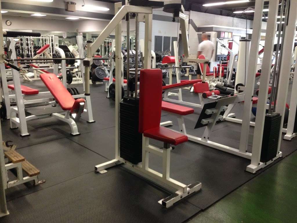 Sports Inn 24 Hr Fitness | 50 Pine Dr, Greencastle, PA 17225 | Phone: (717) 597-5099