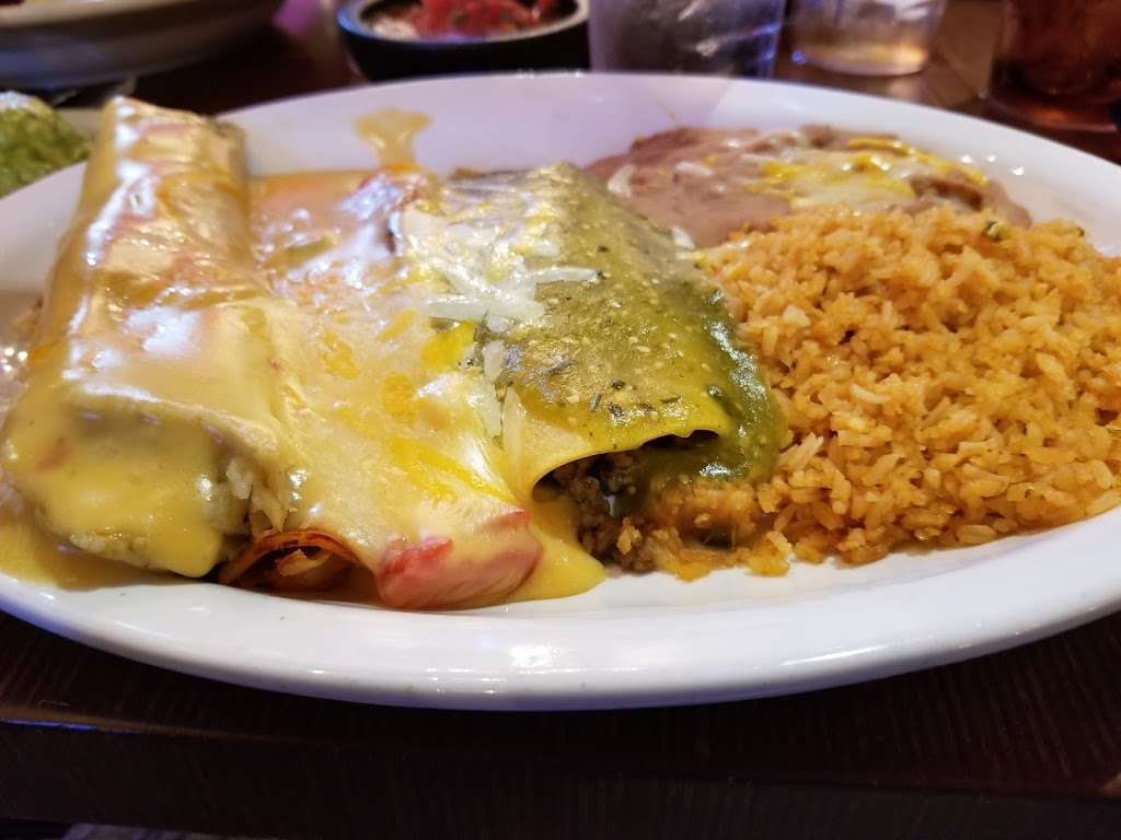 La Carreta Mexican Restaurant | 121 Express Ln, Lansing, KS 66043, USA | Phone: (913) 250-0054