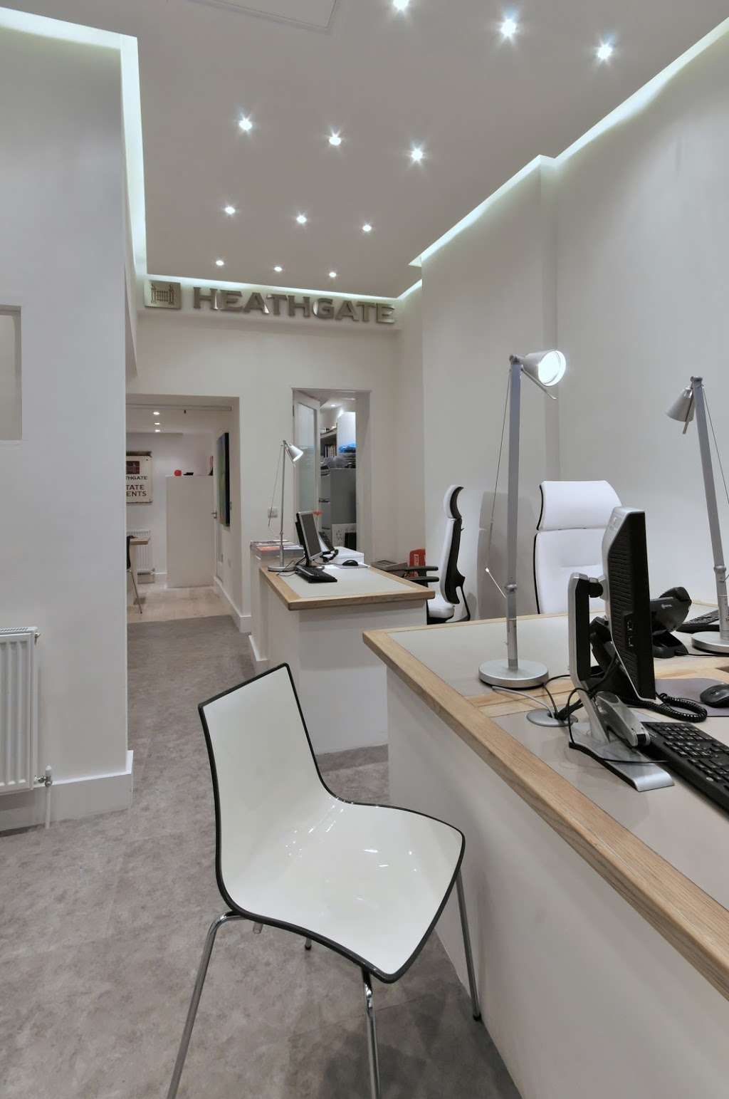 Heathgate | 105 Heath St, Hampstead, London NW3 6SS, UK | Phone: 020 7435 3344