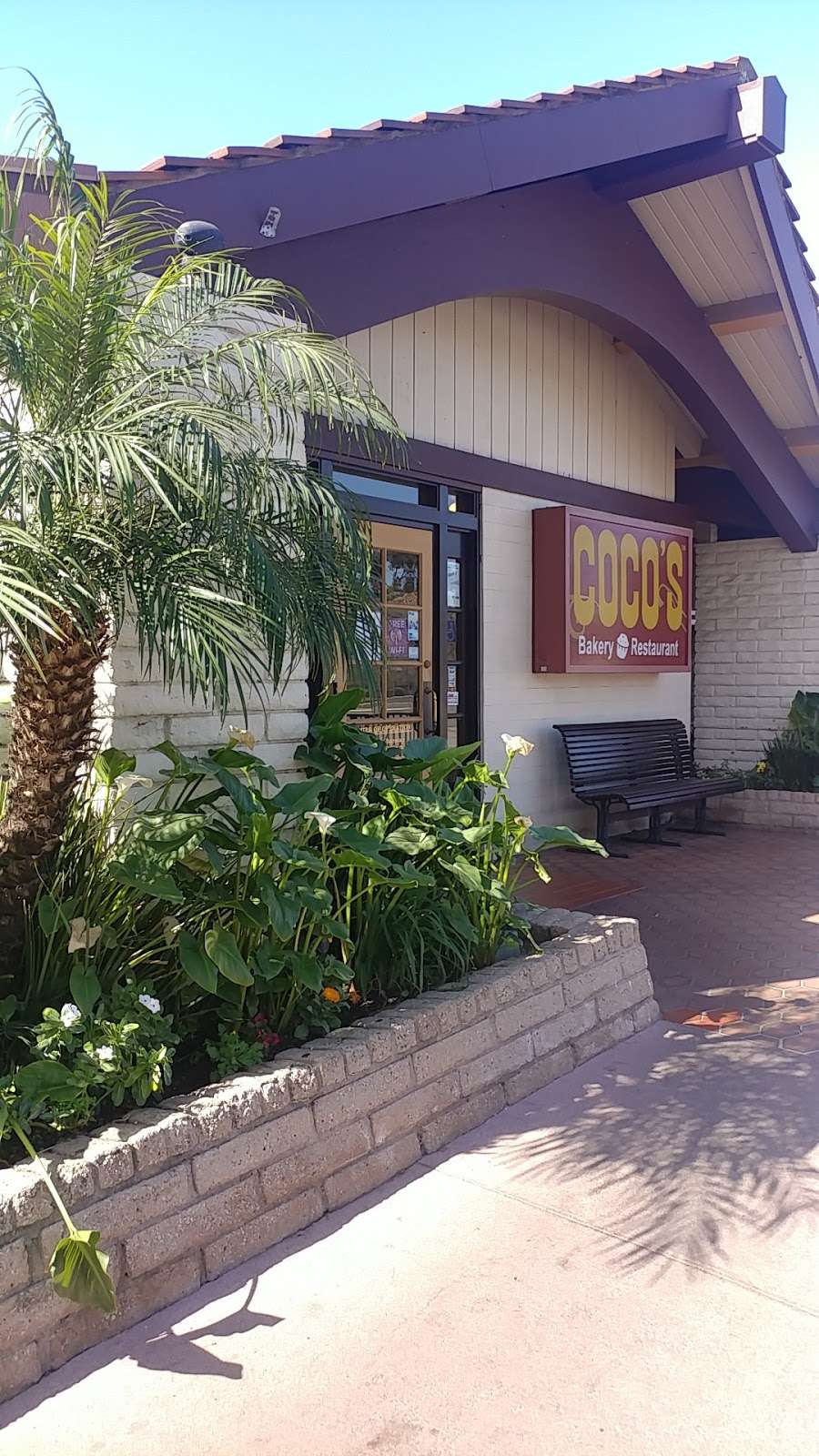 Cocos Bakery Restaurant | 2501 Via Campo, Montebello, CA 90640, USA | Phone: (323) 728-4690