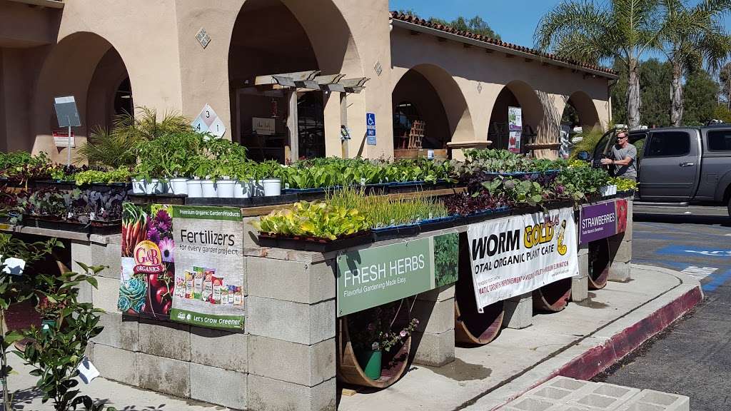 Grangettos Farm & Garden Supply | 189 S Rancho Santa Fe Rd, Encinitas, CA 92024, USA | Phone: (760) 944-5777