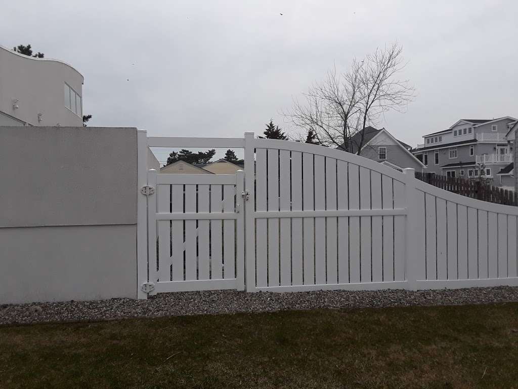 Curran Fencing LLC | 101 Sycamore Ave, Folsom, PA 19033, USA | Phone: (610) 532-4660