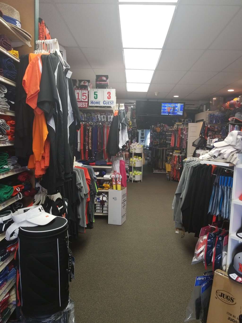 Middletown Sportsland | 108 W Main St, Middletown, MD 21769, USA | Phone: (301) 371-4242