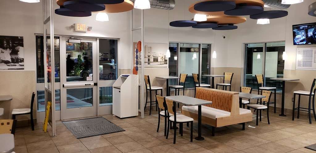 White Castle | 4053 US-1, Monmouth Junction, NJ 08852, USA | Phone: (732) 274-0010