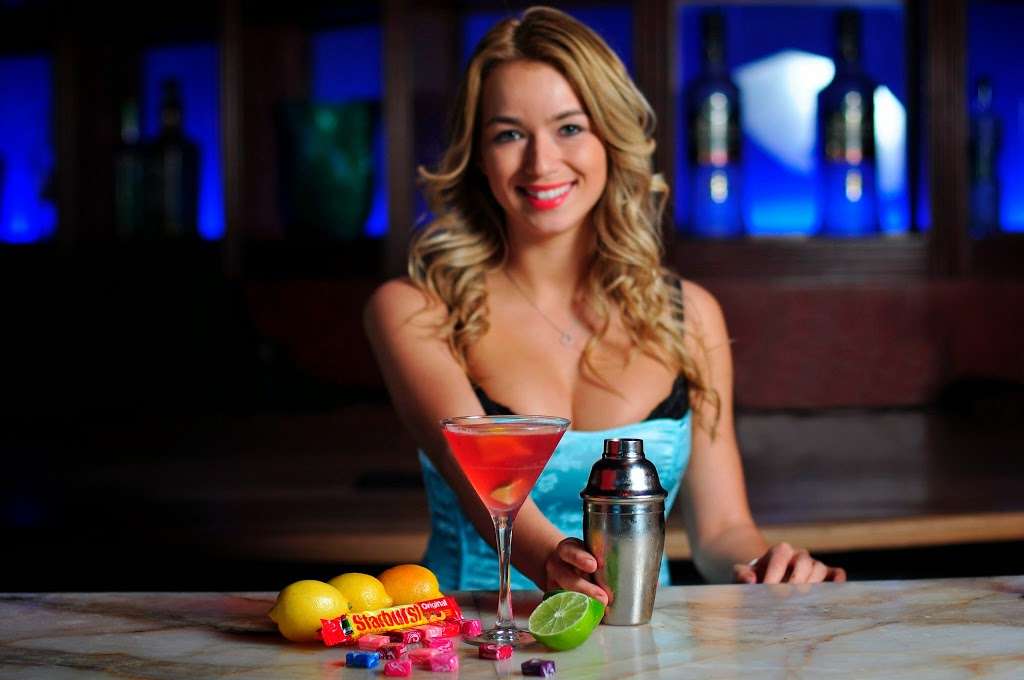 Blue Martini - Fort Lauderdale | 2432 E Sunrise Blvd, Fort Lauderdale, FL 33304, USA | Phone: (954) 653-2583