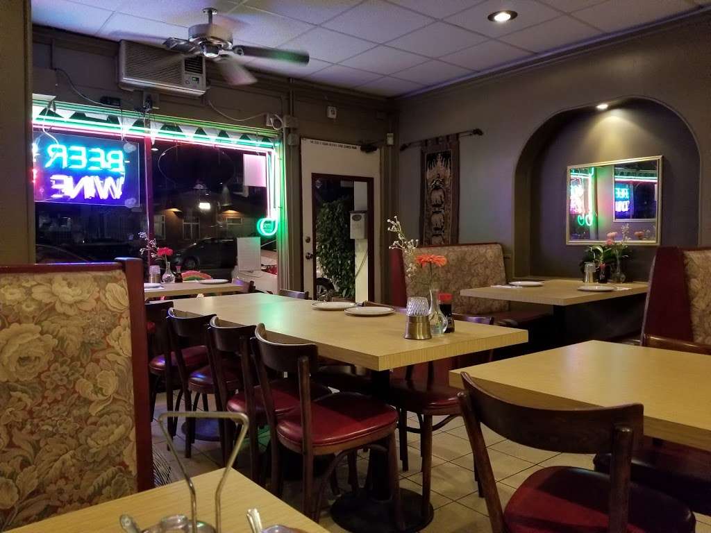 Thai Silk Restaurant | 1506 E Broadway, Long Beach, CA 90802, USA | Phone: (562) 628-2424