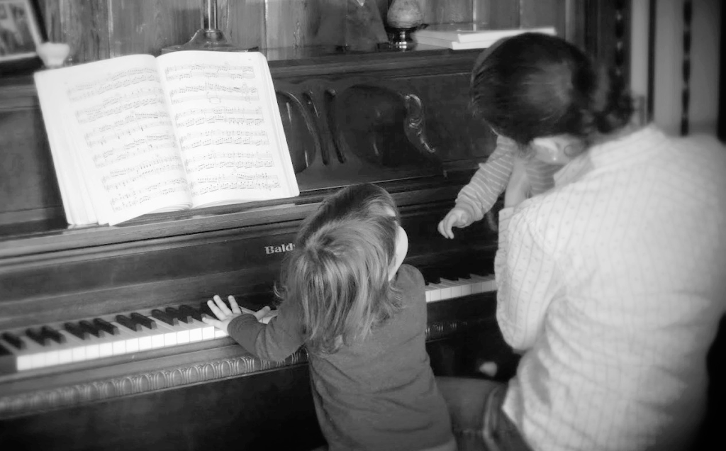 Piano Lessons with Hannah | 22 Winding Brook Way, Holmdel, NJ 07733, USA | Phone: (732) 618-7365