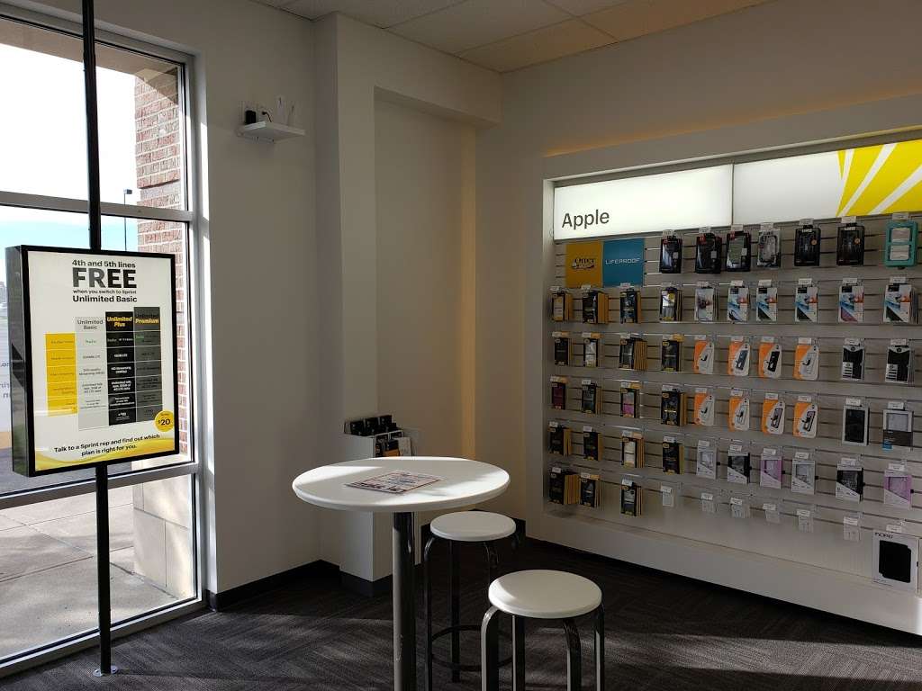 Sprint Store | Photo 3 of 10 | Address: 1279 N Emerson Ave Unit A-4, Greenwood, IN 46143, USA | Phone: (317) 215-7566