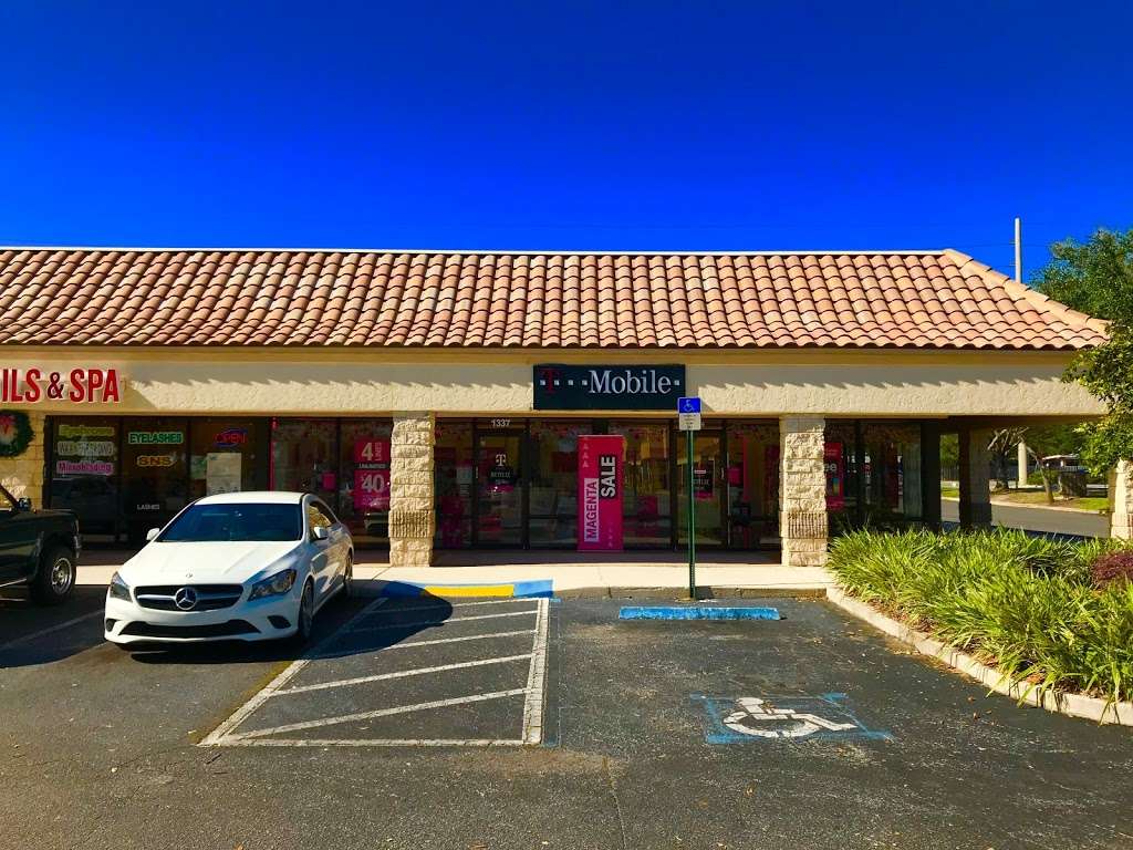 T-Mobile East Vine | 1337 E Vine St, Kissimmee, FL 34744 | Phone: (407) 483-3587