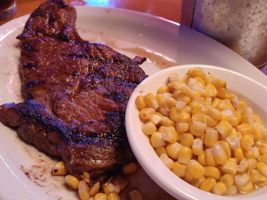 Texas Roadhouse | 2856 Patriots Ln, Naperville, IL 60563, USA | Phone: (630) 778-0960