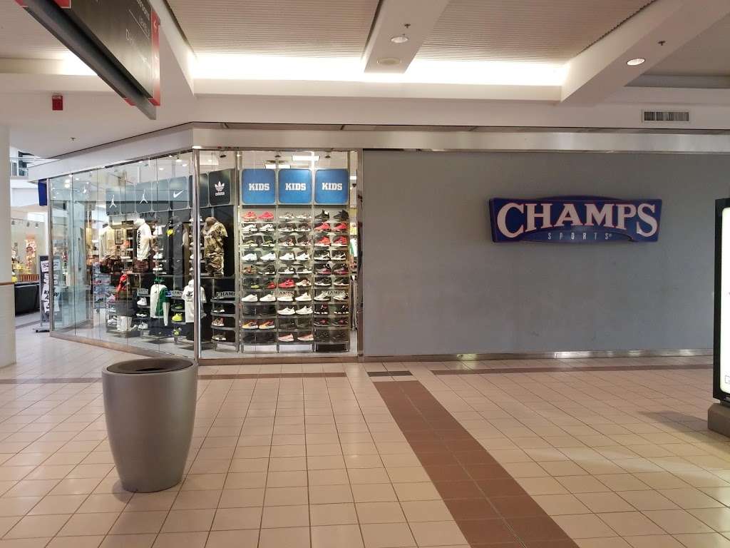 Champs Sports | 2 Galleria Mall Dr, Taunton, MA 02780 | Phone: (508) 824-3945