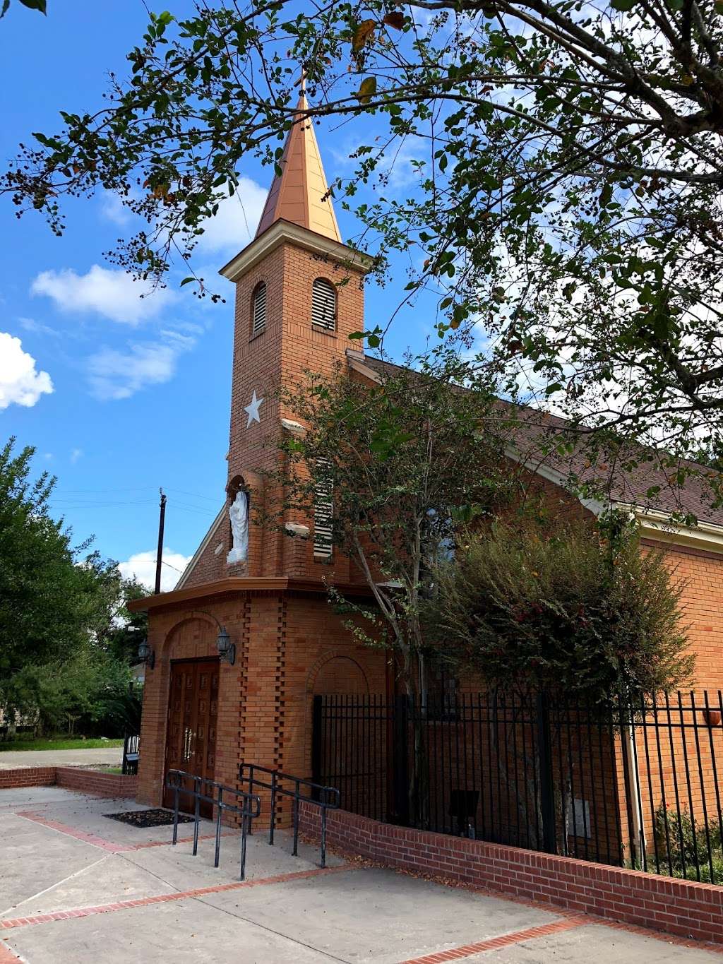 Our Lady of Sorrows Church | 3006 Kashmere St, Houston, TX 77026, USA | Phone: (713) 673-5600