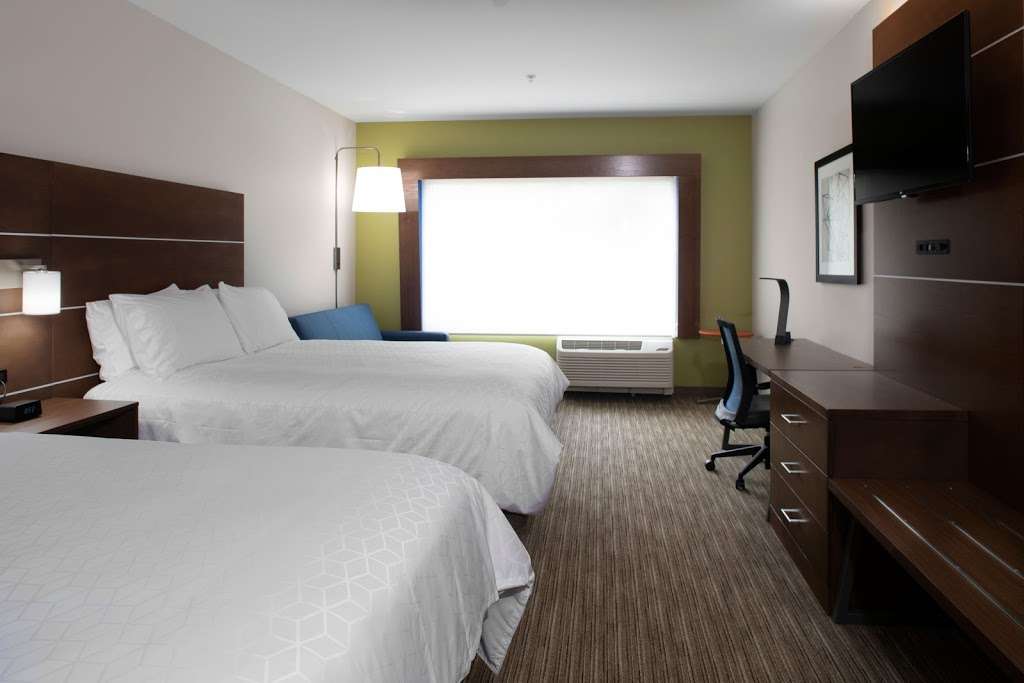 Holiday Inn Express & Suites King George - Dahlgren | 16348 Gateway Lane, King George, VA 22485, USA | Phone: (540) 625-2034