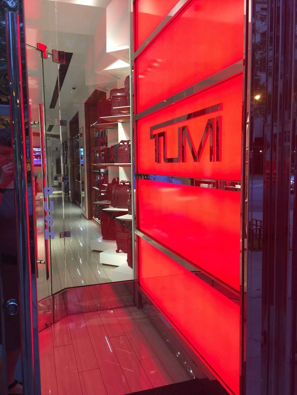 tumi michigan ave