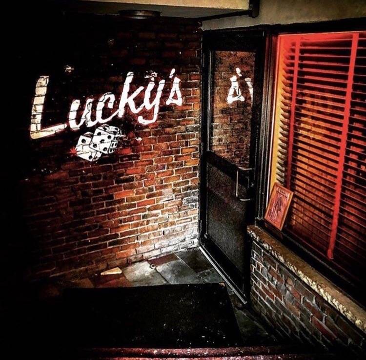 Luckys Lounge | 355 Congress St, Boston, MA 02210, USA | Phone: (617) 357-5825