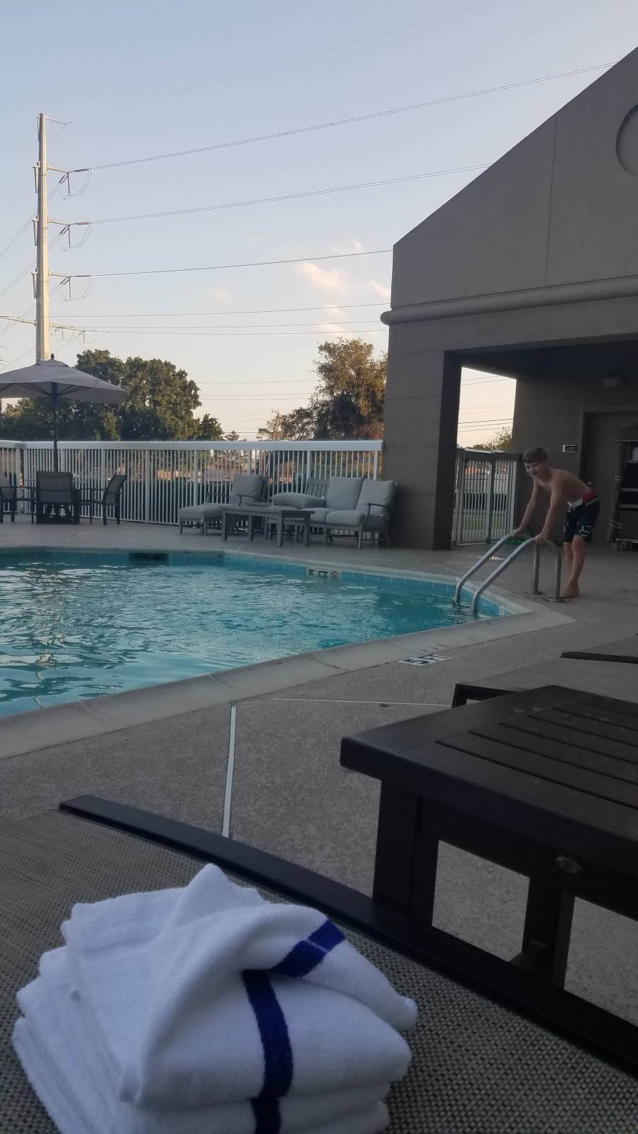 Homewood Suites by Hilton Dallas-Market Center | 2747 N Stemmons Fwy, Dallas, TX 75207, USA | Phone: (214) 819-9700