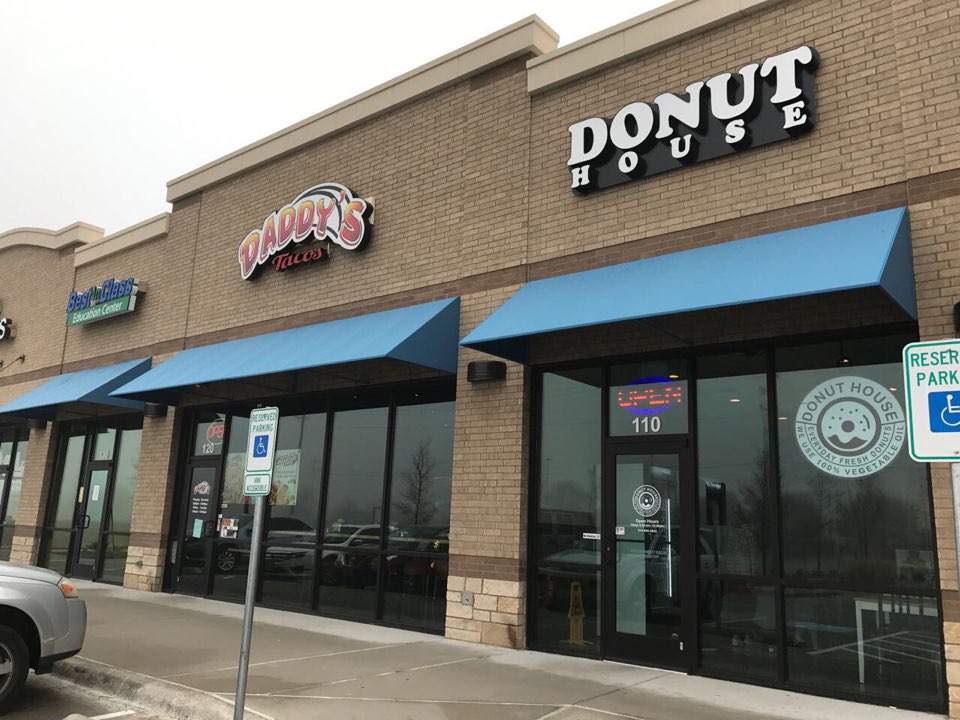 Donut House | 1800 S Independence Pkwy STE 110, McKinney, TX 75072, USA | Phone: (214) 856-5828