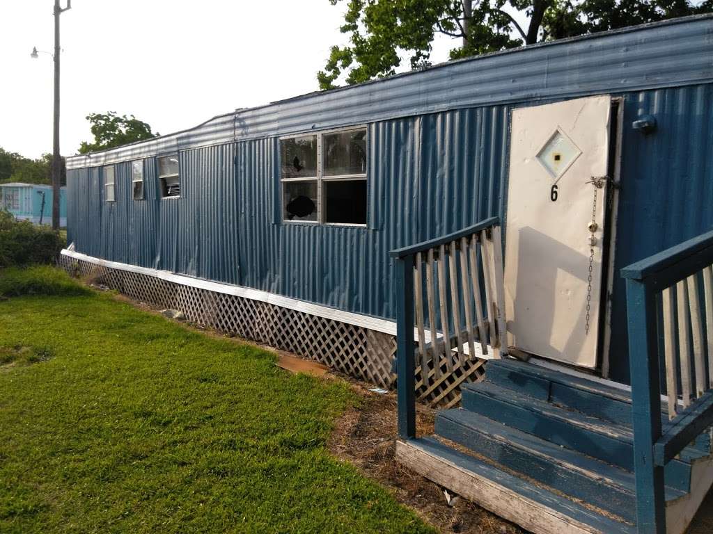 Trinity Pecan Villa Mobile Home Park | 2040 Sens Rd, La Porte, TX 77571, USA | Phone: (281) 471-5895