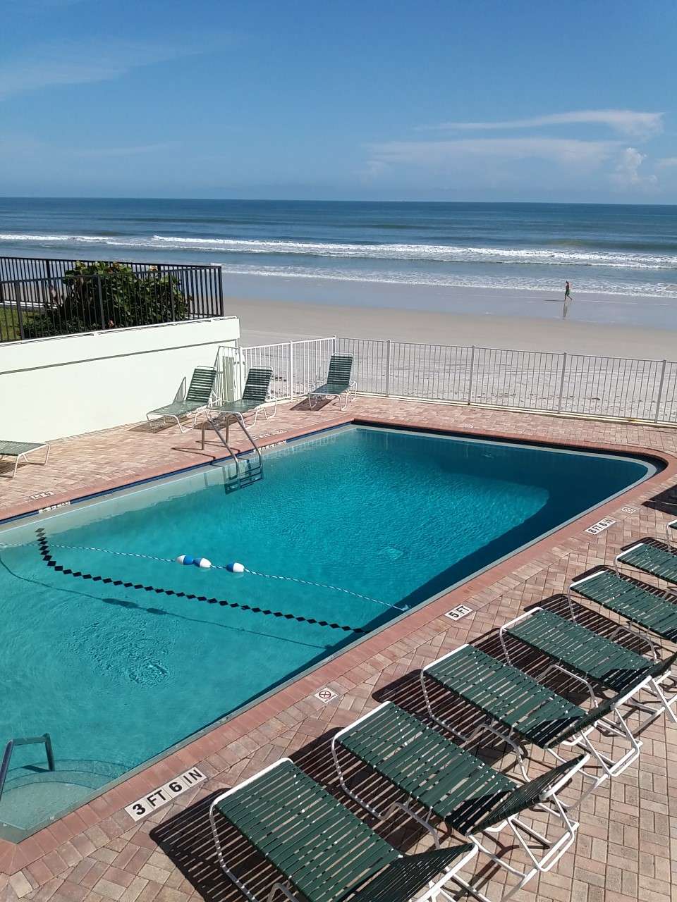 Holiday Shores Beach Club | 2617 S Atlantic Ave, Daytona Beach Shores, FL 32118, USA | Phone: (386) 761-6553