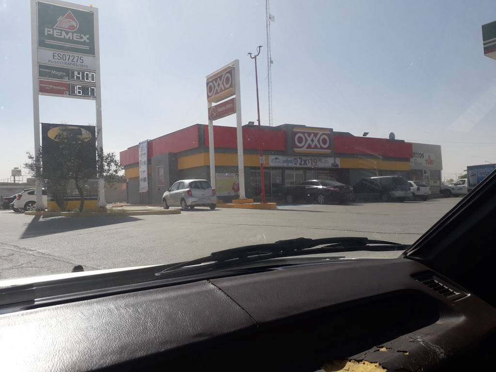 OXXO | Calle Ramón Rayon 450, Del Sur, 32575 Cd Juárez, Chih., Mexico | Phone: 800 286 6996