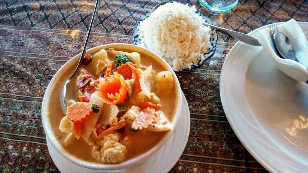 Reign of Thai | 12032 N Cave Creek Rd, Phoenix, AZ 85020, USA | Phone: (602) 328-9000