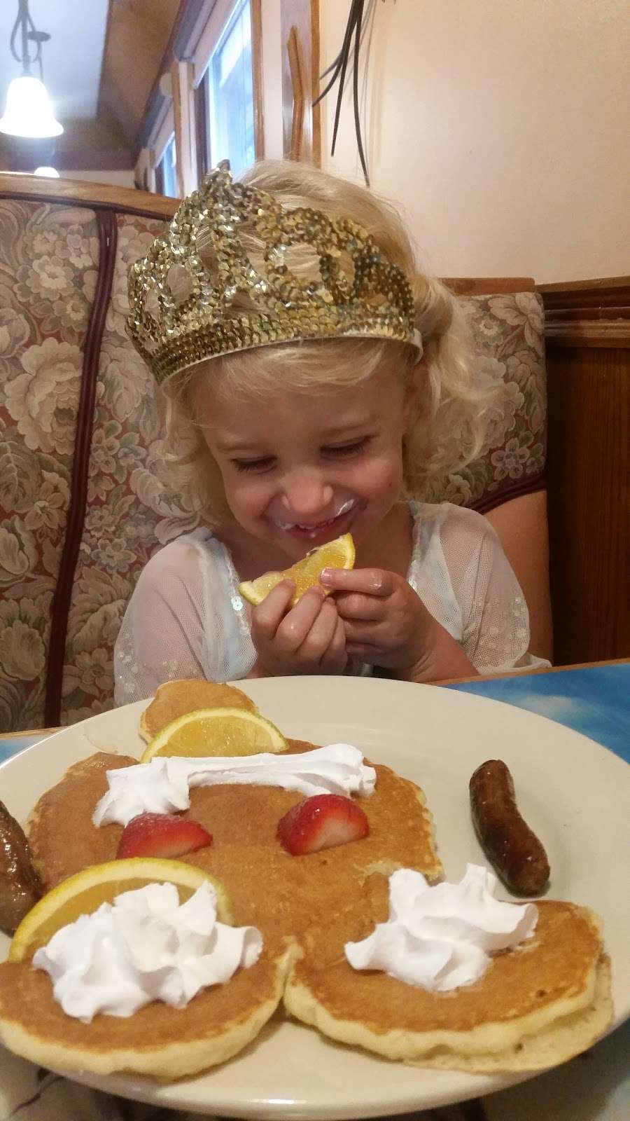 Antonias Pancake House | 24207 75th St, Salem, WI 53168 | Phone: (262) 843-3078