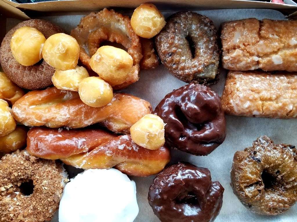 Bosa Donuts | 2536 E Main St, St. Charles, IL 60174 | Phone: (630) 584-1313