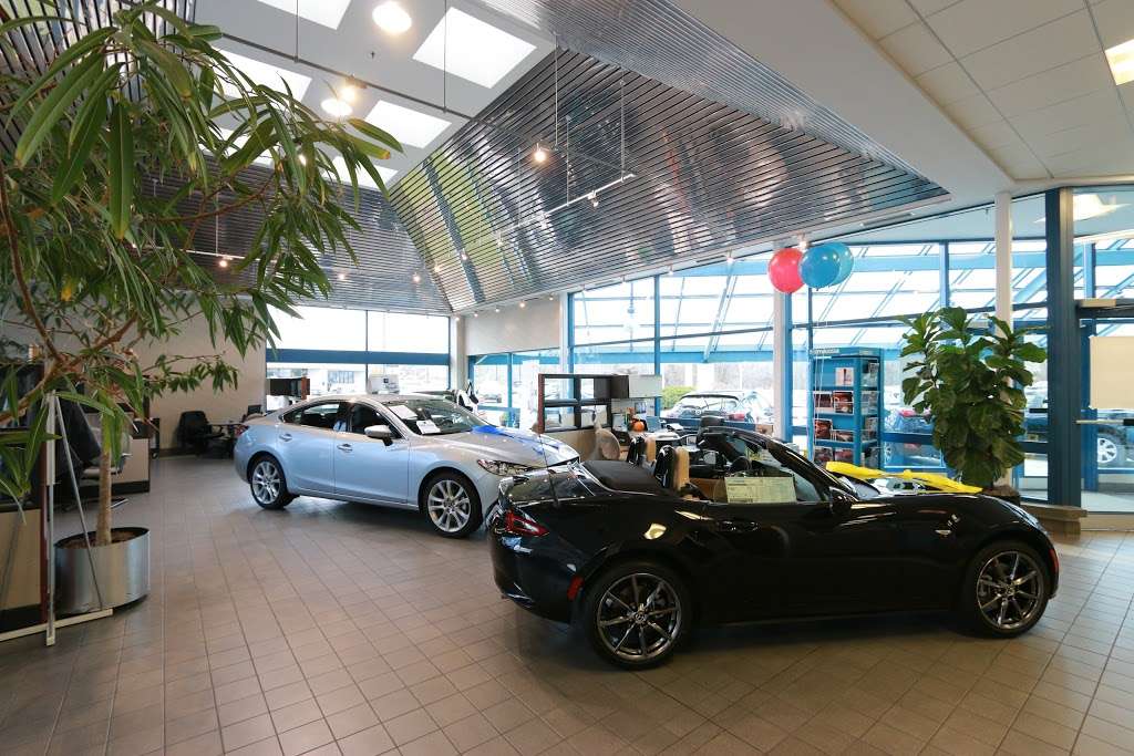 Hall Volkswagen | 19809 W Bluemound Rd, Brookfield, WI 53045, USA | Phone: (262) 782-5300