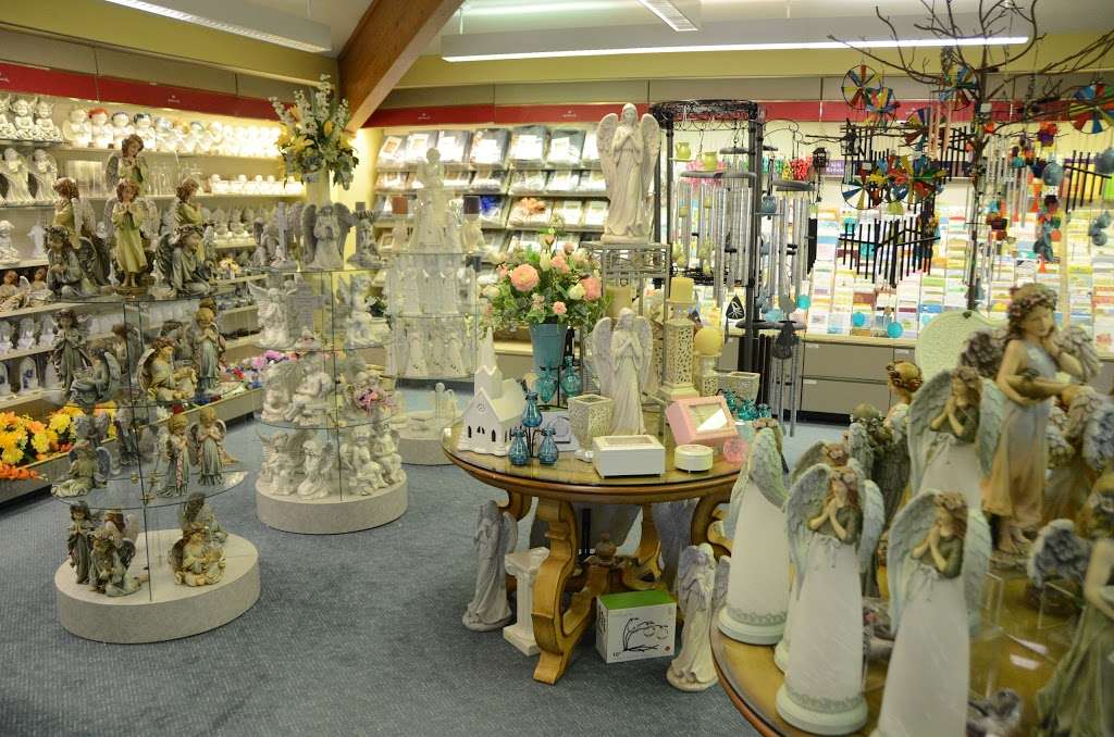 Steves Flowers and Gifts | 3150 Thompson Rd, Indianapolis, IN 46227, USA | Phone: (317) 787-3431