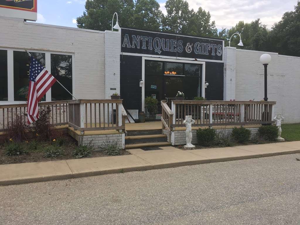 Leonardtown Maryland Antique Center | 26005 Point Lookout Rd, Leonardtown, MD 20650, USA | Phone: (240) 309-4018