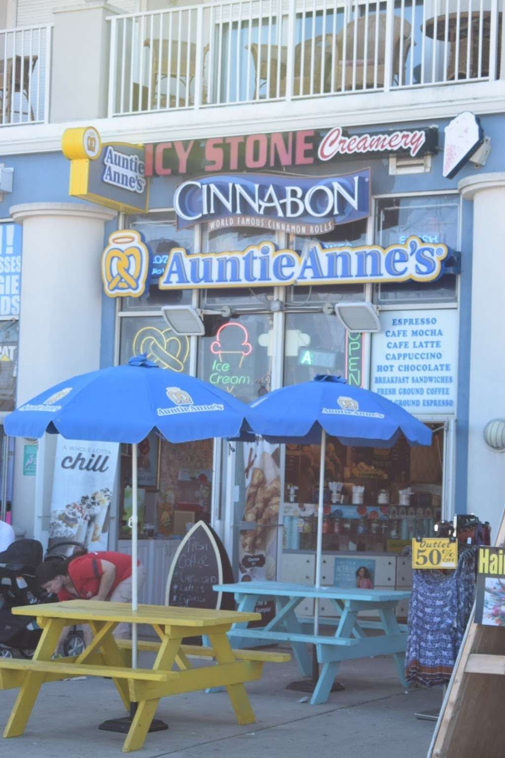 Cinnabon / Auntie Anne’s | 901 Atlantic Ave, Ocean City, MD 21842, USA | Phone: (410) 289-1040
