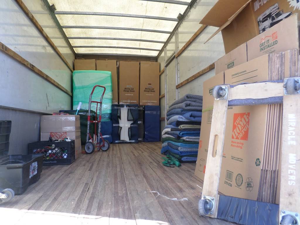 Miracle Movers LLC | 6529 E Grant Rd, Tucson, AZ 85716, USA | Phone: (520) 784-3399