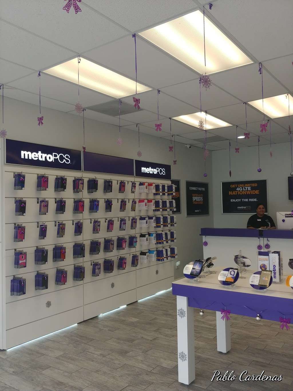 Metro by T-Mobile | 2414 Palo Alto Rd, San Antonio, TX 78211 | Phone: (210) 277-0038