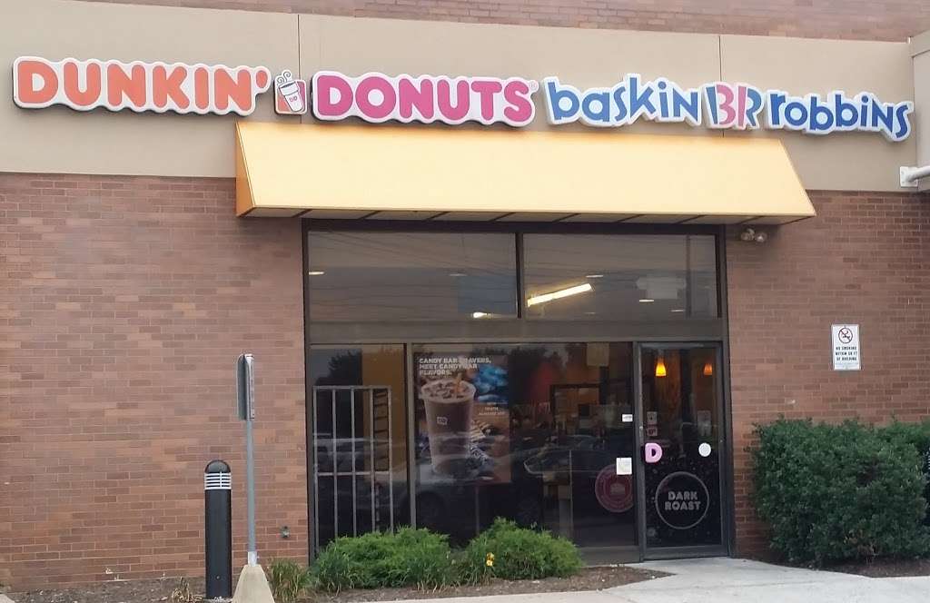 Dunkin Donuts | Livingston Mall, 112 Eisenhower Pkwy, Livingston, NJ 07039, USA | Phone: (973) 992-1925