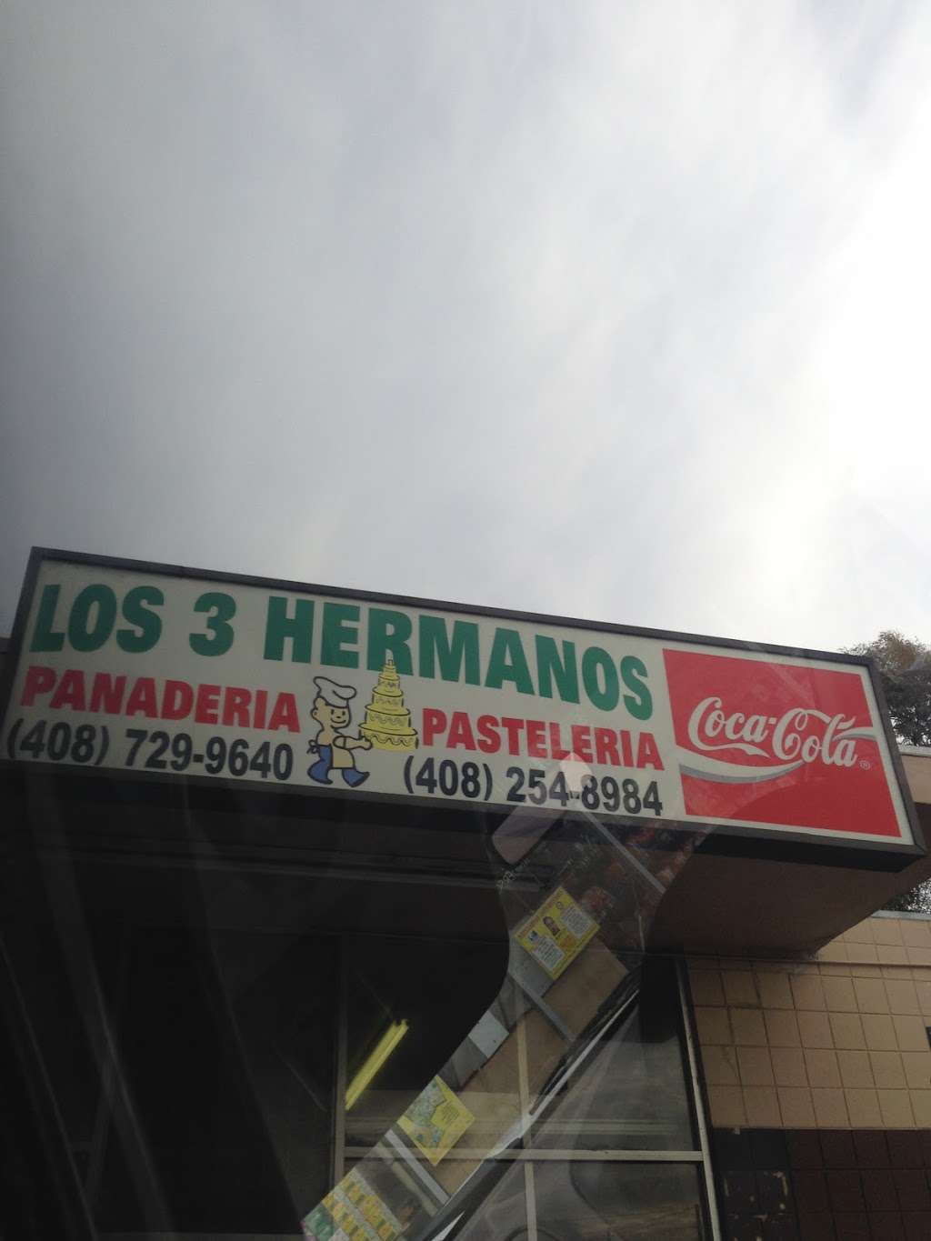 Los Tres Hermanos Bakery | 1430 S White Rd #4749, San Jose, CA 95127, USA | Phone: (408) 729-9640