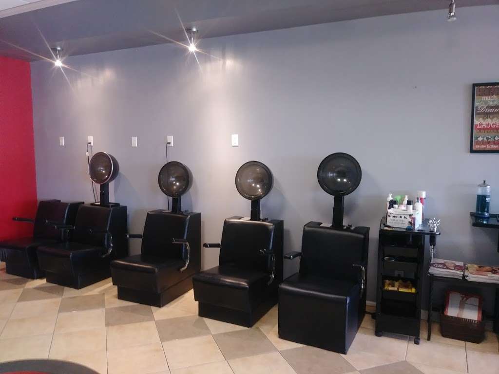 Madamedons Hair Studio | 422 Lincoln Ave, East Stroudsburg, PA 18301, USA | Phone: (570) 369-5188