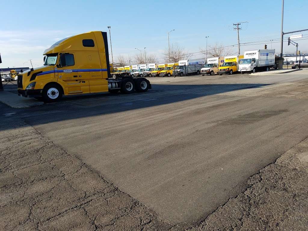 Penske Truck Rental | 10067 S Harlem Ave, Chicago Ridge, IL 60415, USA | Phone: (708) 346-0361