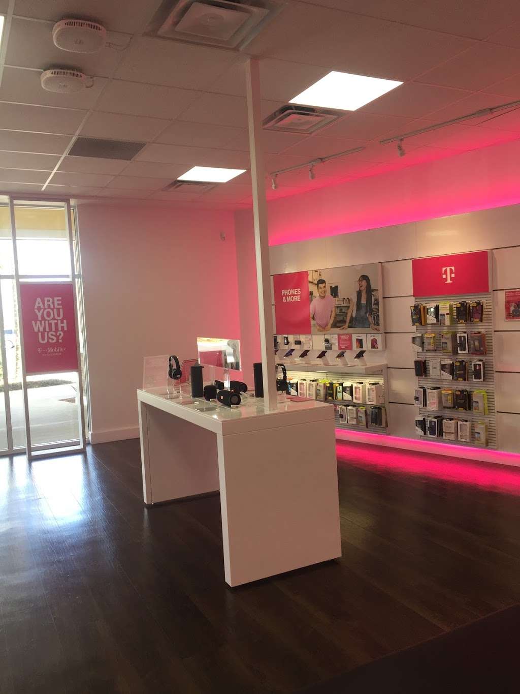 T-Mobile | 2522 Burnsed Blvd, The Villages, FL 32163, USA | Phone: (352) 310-0047