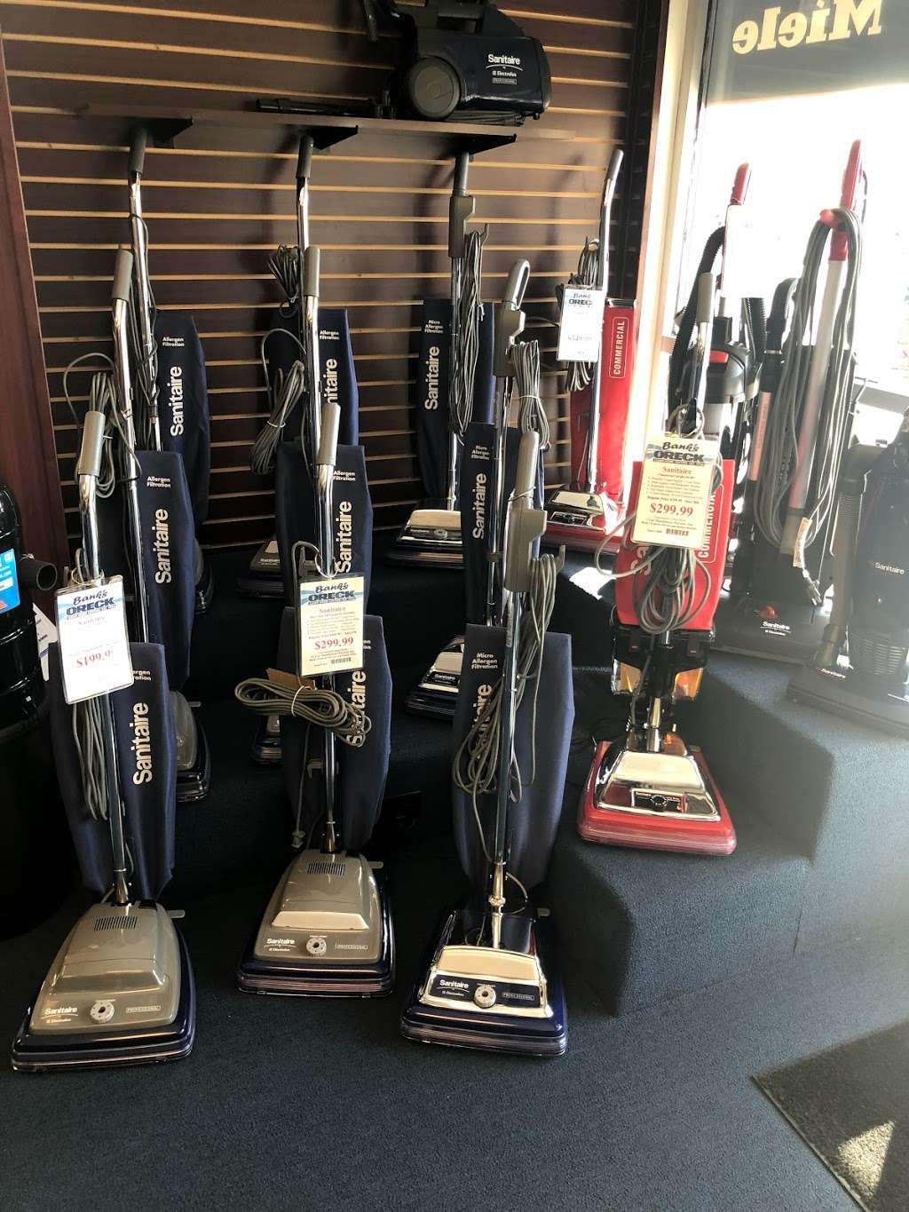 Banks Oreck Vacuum and Clean Home Centers | 5597 S Rainbow Blvd #200, Las Vegas, NV 89118, USA | Phone: (702) 964-1004