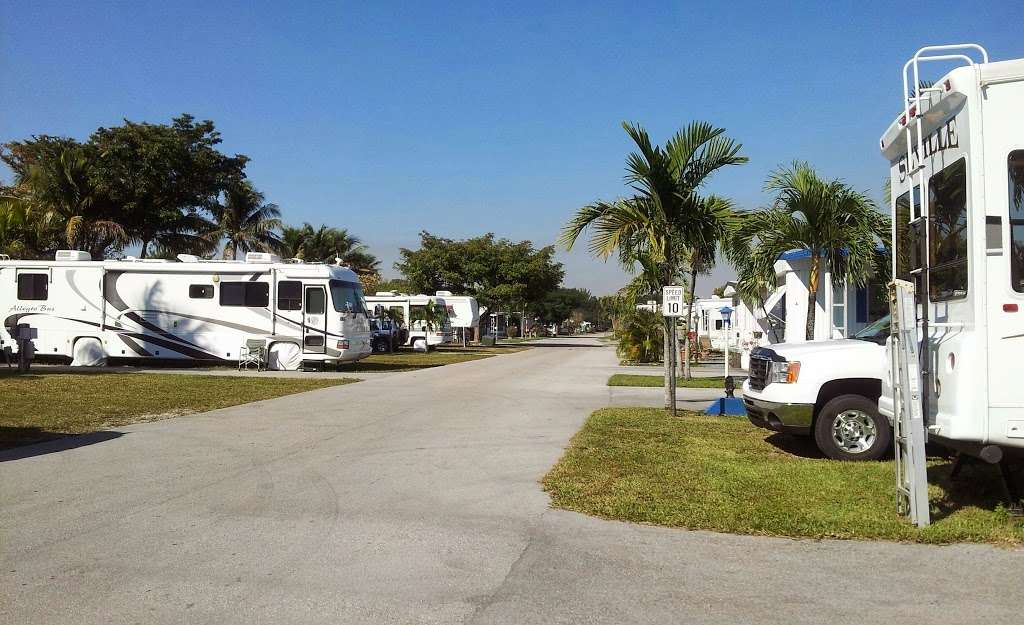 Hills Mobile Home Park | 4001 Griffin Rd # 79, Davie, FL 33314 | Phone: (954) 584-3780