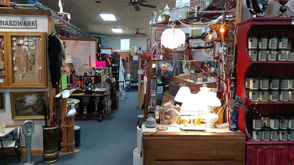 Great Lakes Antiques Boutique | 41055 N. IL Rte. 83, Antioch, IL 60002 | Phone: (847) 838-0437