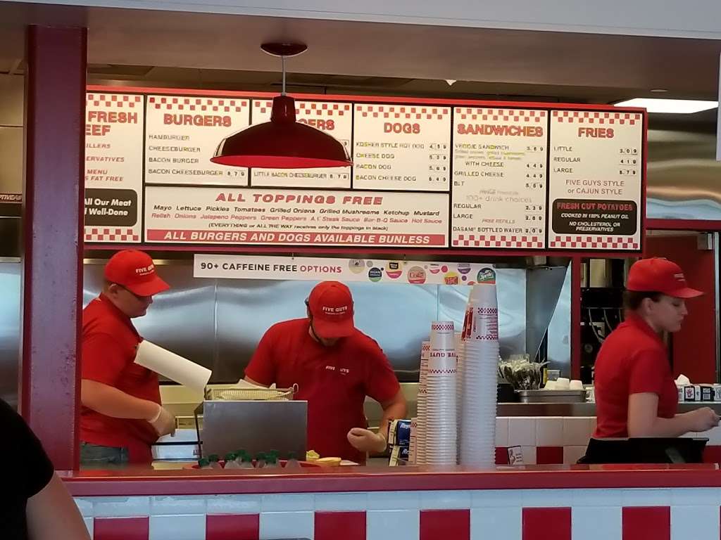 Five Guys | 1736 Tilden Ridge Dr, Hamburg, PA 19526, USA | Phone: (484) 660-3640