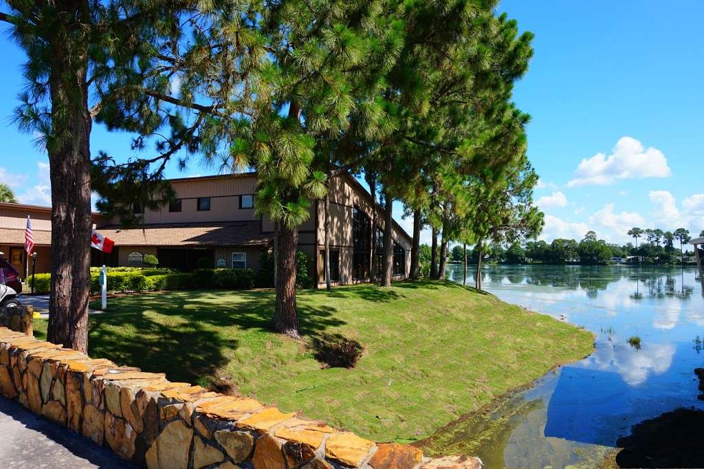 Anglers Green Retirement Community | 10 Lakeview Dr, Mulberry, FL 33860, USA | Phone: (866) 370-1581