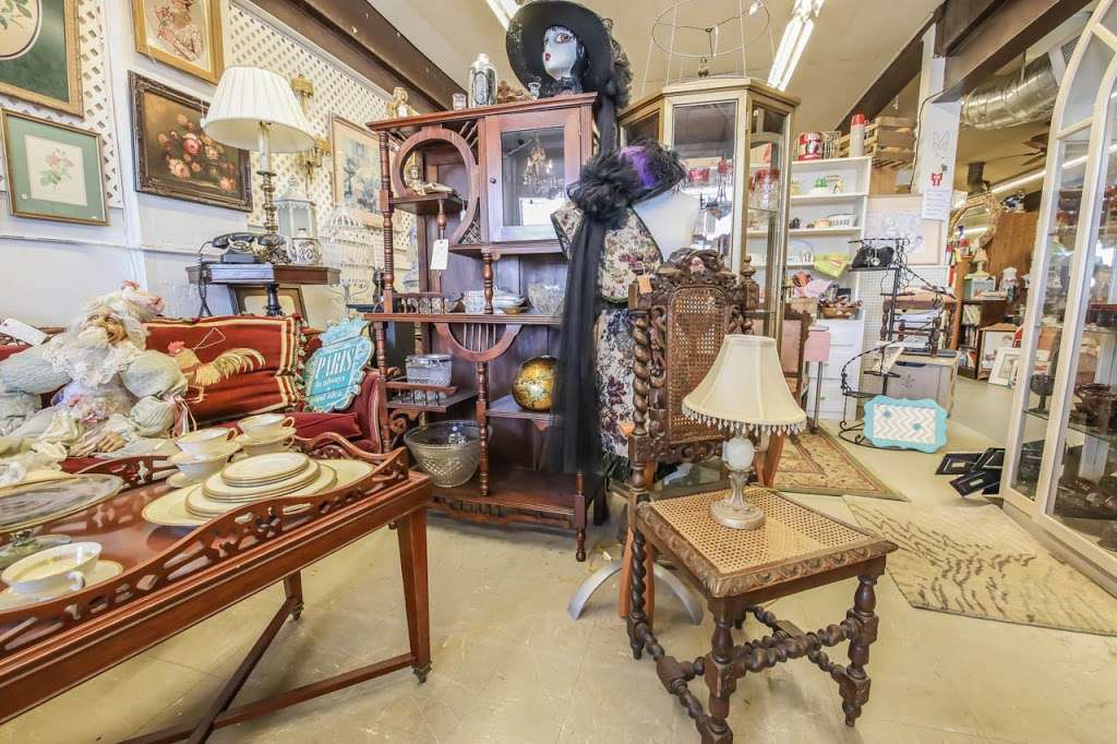 Antique Co-Op | 6675 Brentwood Blvd, Brentwood, CA 94513, USA | Phone: (925) 516-1563