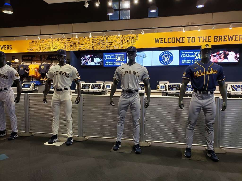 Brewers Team Store | Field Level | 1 Brewers Way, Milwaukee, WI 53214, USA | Phone: (414) 902-4750