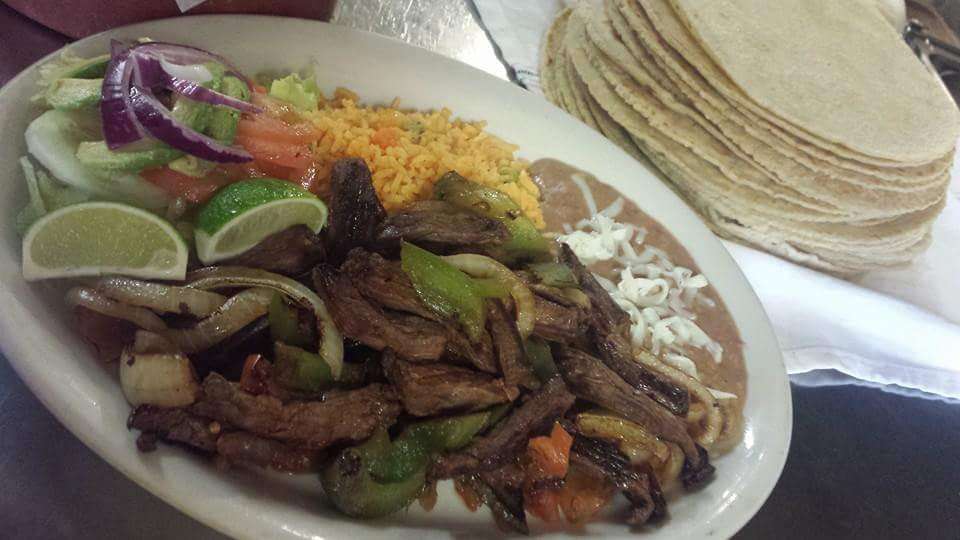 Taqueria El Mirador | 35 E Fullerton Ave, Addison, IL 60101, USA | Phone: (630) 941-1118