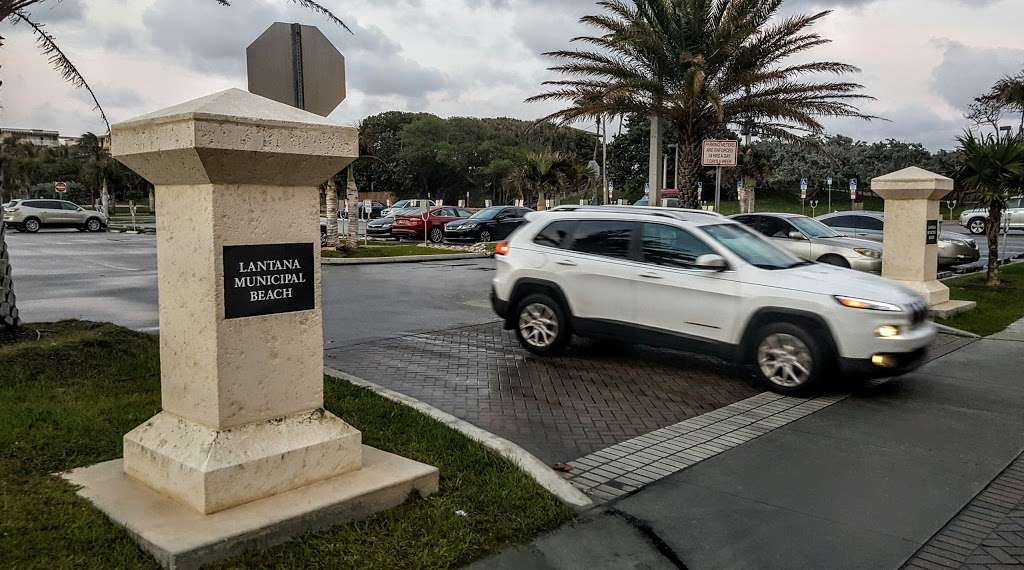 Lantana Municipal Beach Parking | 131 Florida A1A, Manalapan, FL 33462, USA | Phone: (561) 540-5000