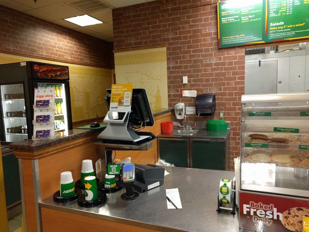 Subway Restaurants | 10009 Northwestern Ave, Franksville, WI 53126, USA | Phone: (262) 884-0995