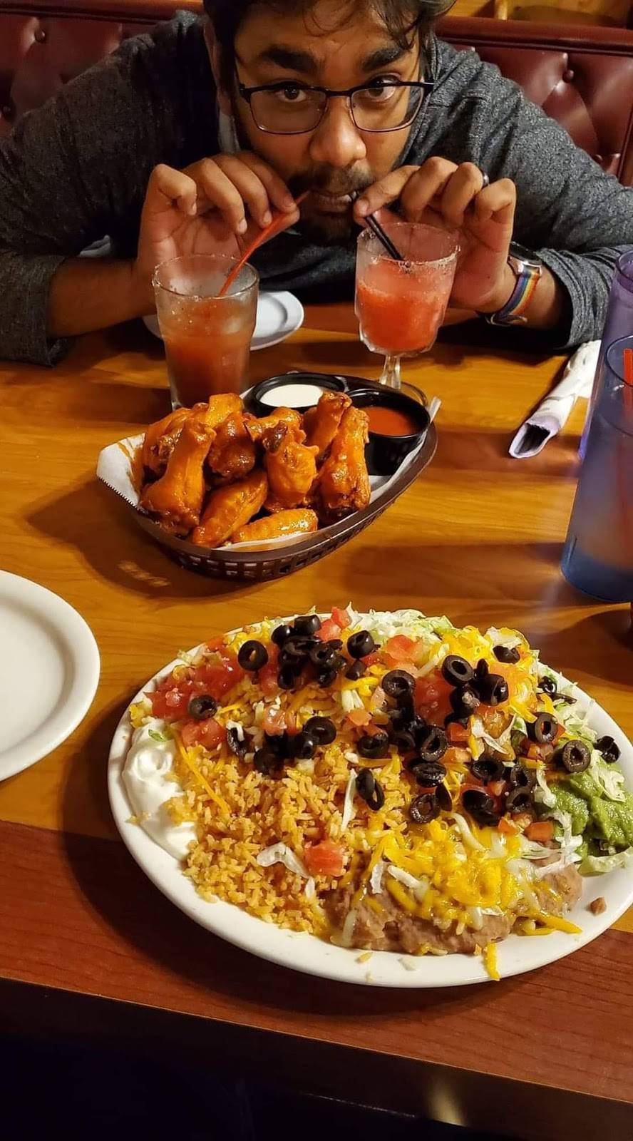 El Bees | 10402 S 144th St, Omaha, NE 68138 | Phone: (402) 896-8417